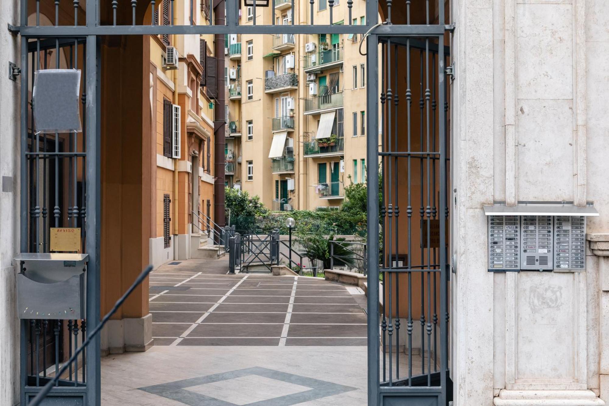 Suitte In San Giovanni Near Basilica - - Lägenhet *